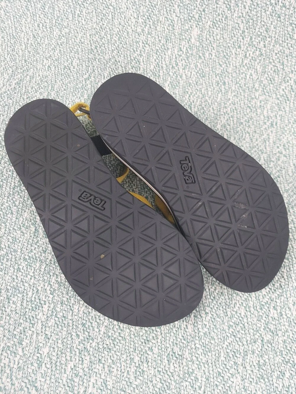 Teva Flat Form Sandals In Yellow and Black, Girls Size 5 (EU 36)